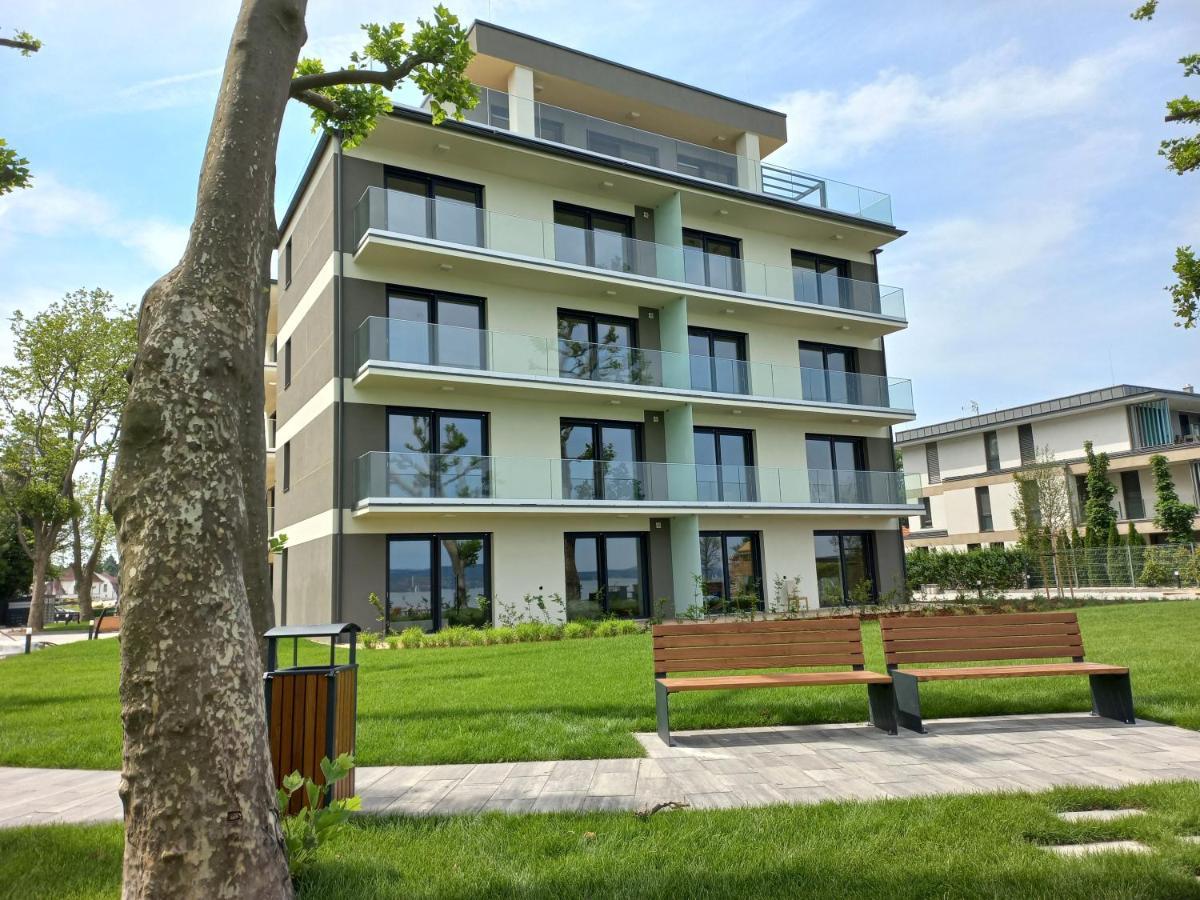Platan Beach Apartman With Lakeview Balatonboglár Exterior foto