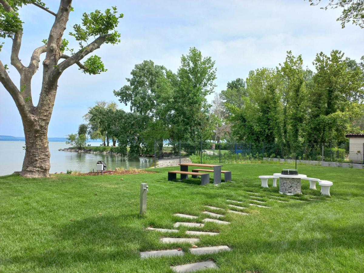 Platan Beach Apartman With Lakeview Balatonboglár Exterior foto