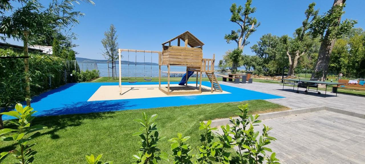 Platan Beach Apartman With Lakeview Balatonboglár Exterior foto