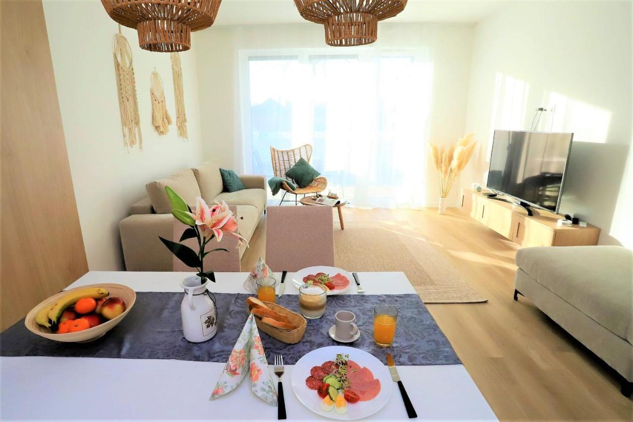Platan Beach Apartman With Lakeview Balatonboglár Exterior foto